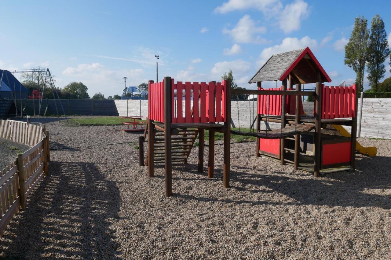Camping Sainte Mere Eglise Ngoại thất bức ảnh